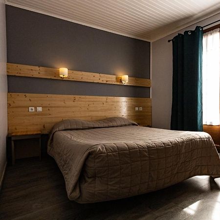 Hotel Le Coq D'Or เลส์ อองเจลส์ ภายนอก รูปภาพ