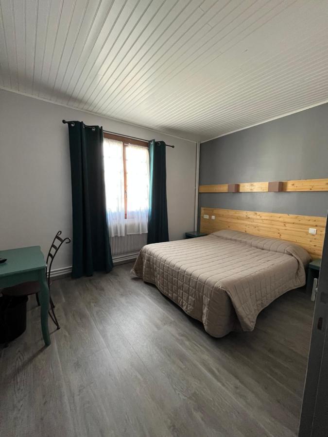 Hotel Le Coq D'Or เลส์ อองเจลส์ ภายนอก รูปภาพ