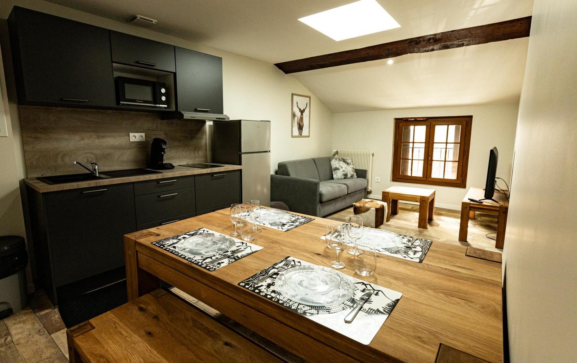Hotel Le Coq D'Or เลส์ อองเจลส์ ภายนอก รูปภาพ