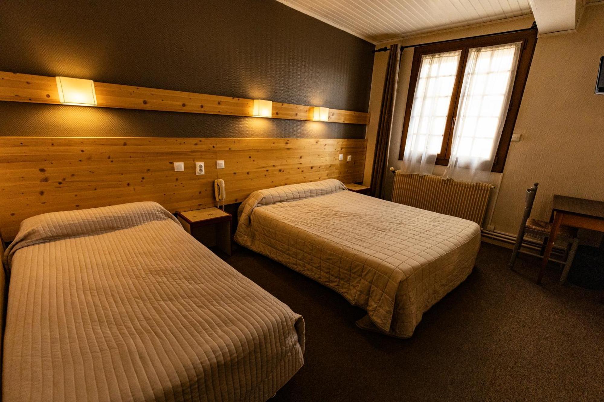 Hotel Le Coq D'Or เลส์ อองเจลส์ ภายนอก รูปภาพ