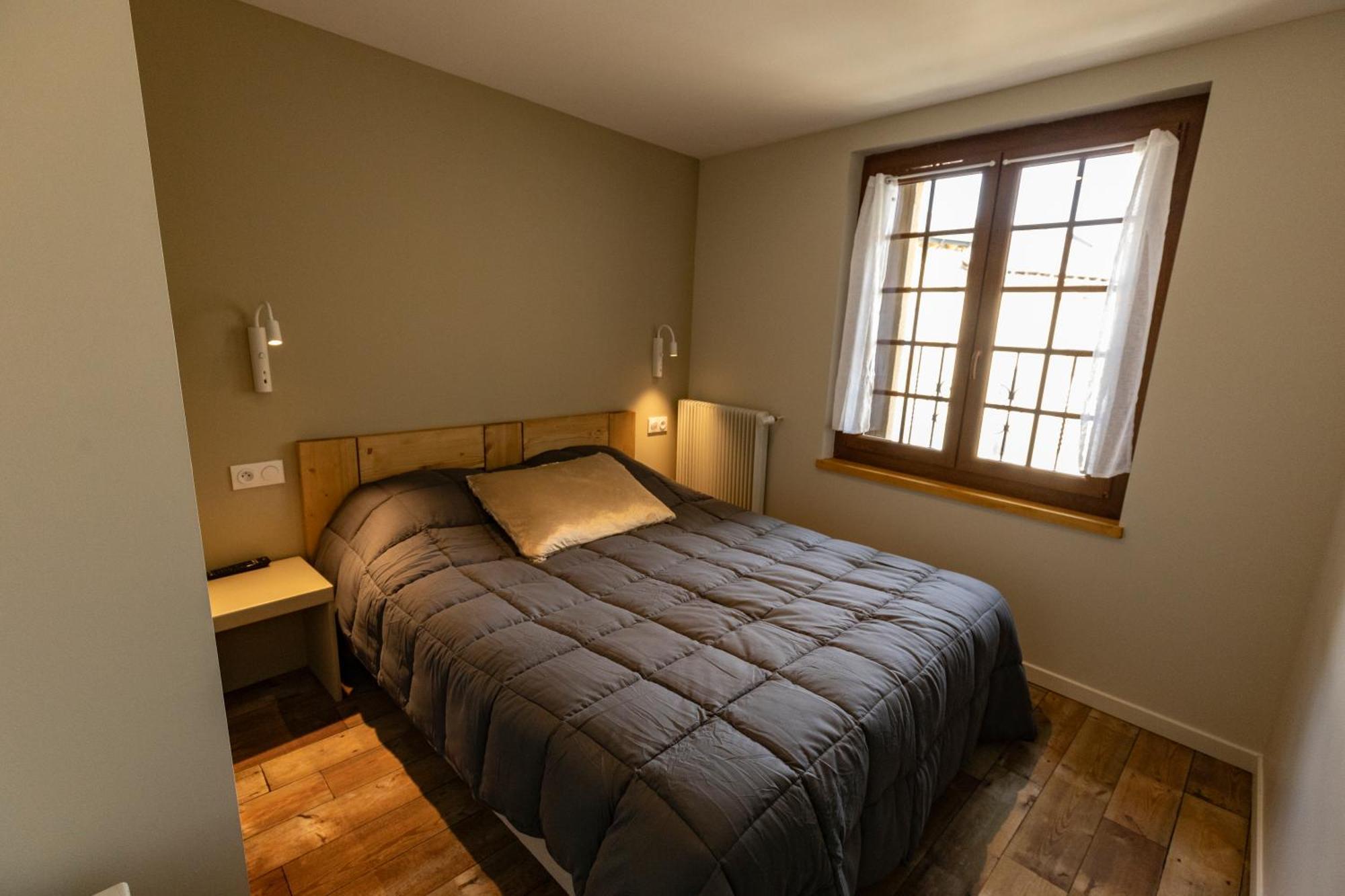 Hotel Le Coq D'Or เลส์ อองเจลส์ ภายนอก รูปภาพ