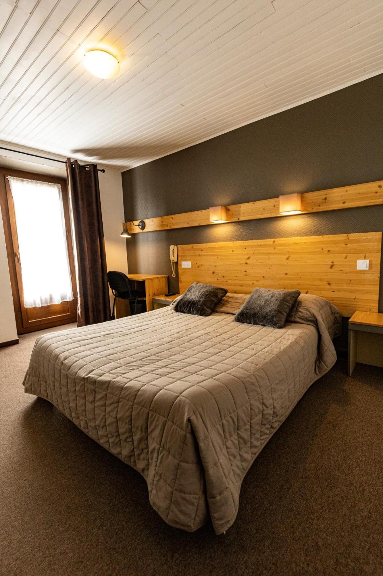 Hotel Le Coq D'Or เลส์ อองเจลส์ ภายนอก รูปภาพ