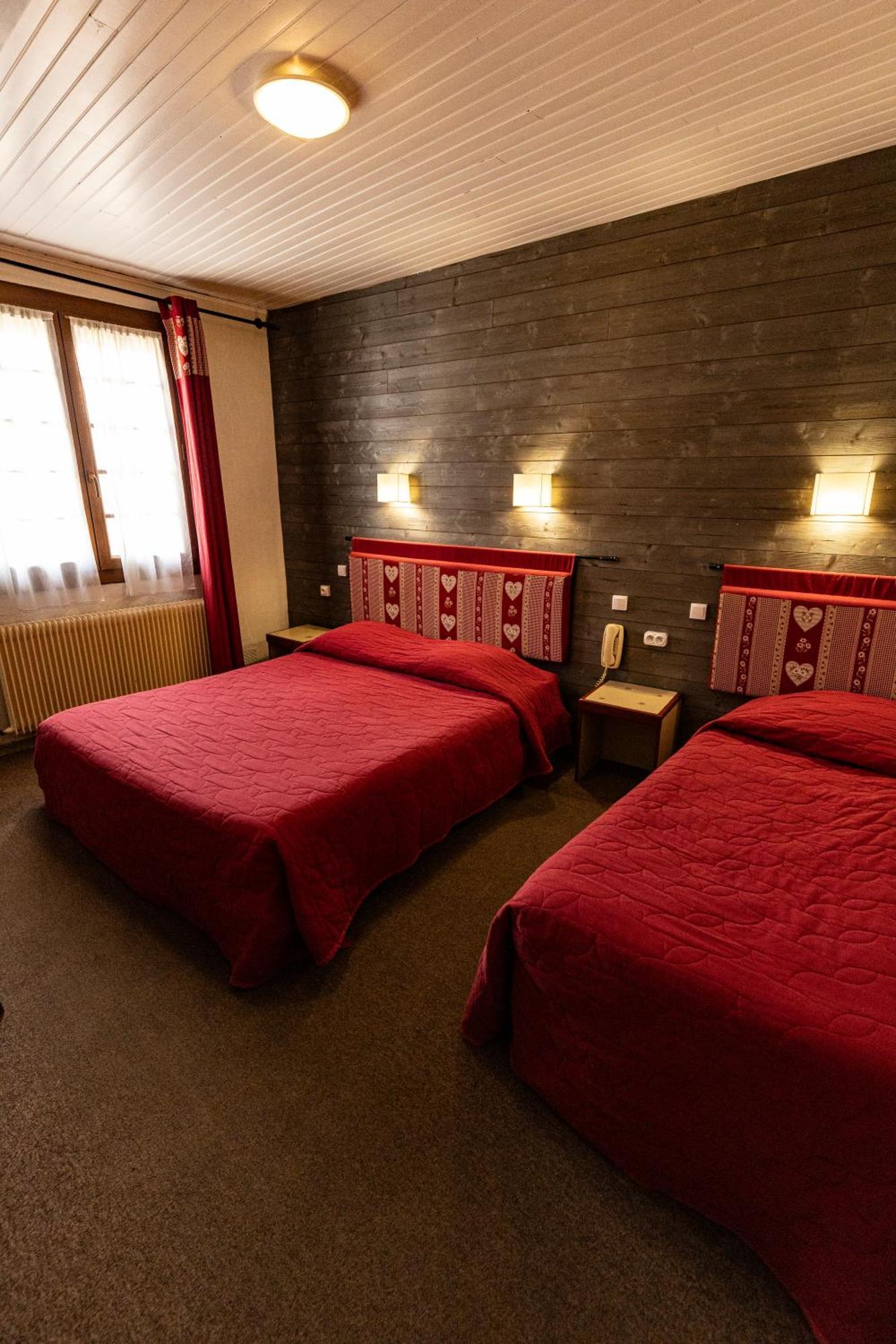 Hotel Le Coq D'Or เลส์ อองเจลส์ ภายนอก รูปภาพ